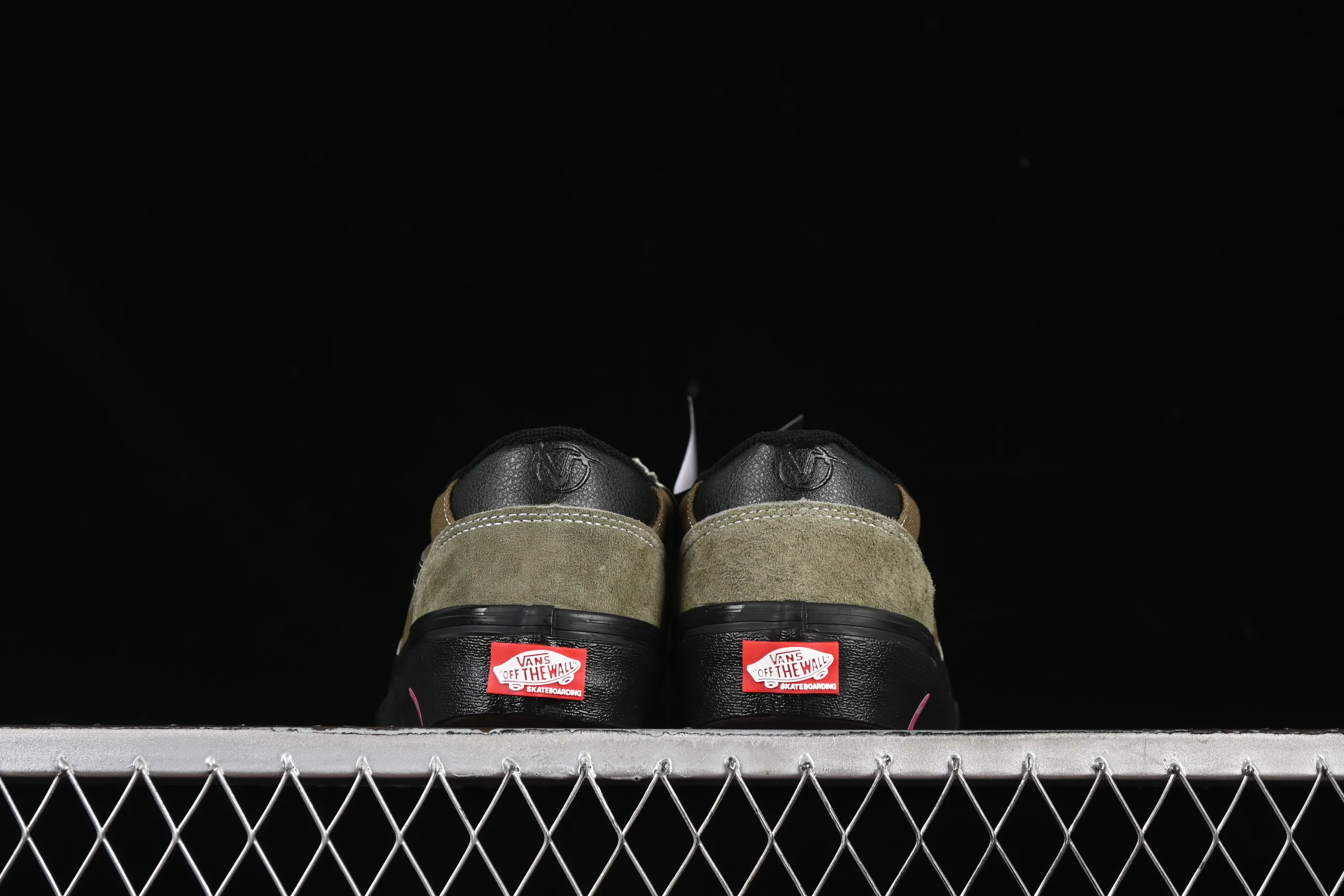 All categories Vans Vans series Vans Low Vans low-top Vans Rowan Skate Boarding Classic and versatile lightweight and comfortable professional skateboard shoes VN0A5JICBIQ